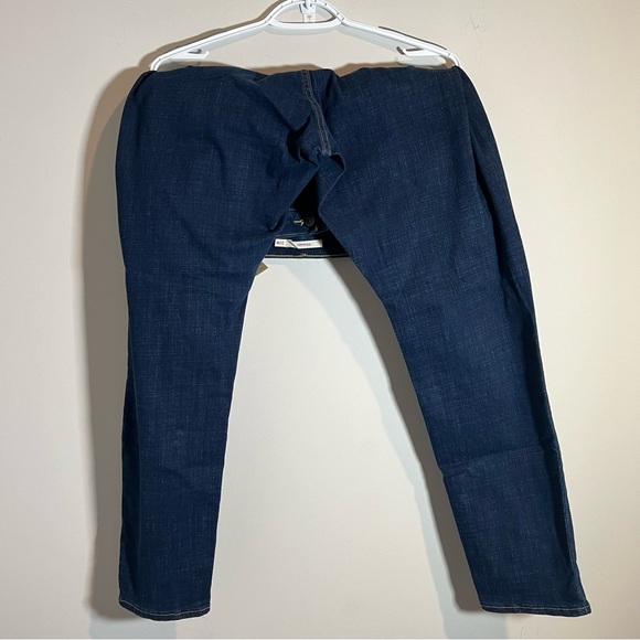 Levis Women Plus Size 711 Stretch Mid Rise Skinny Jeans - Picture 6 of 7